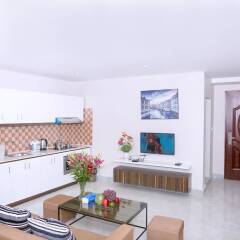 Апартаменты Sarepi Service Apartment комната для гостей фото 4
