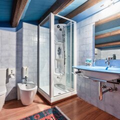 Отель Agriturismo Podere Villa Alessi Италия, Региональный парк Colli Euganei - отзывы, цены и фото номеров - забронировать отель Agriturismo Podere Villa Alessi онлайн ванная