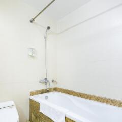 Отель The Coast Hotel Вьетнам, Вунгтау - отзывы, цены и фото номеров - забронировать отель The Coast Hotel онлайн ванная