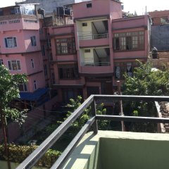 Отель Pashupati Darshan Непал, Катманду - отзывы, цены и фото номеров - забронировать отель Pashupati Darshan онлайн балкон