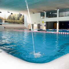 Отель Welcome Inn Швейцария, Клотен - 1 отзыв об отеле, цены и фото номеров - забронировать отель Welcome Inn онлайн бассейн фото 2