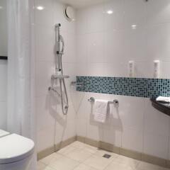 Отель Holiday Inn Express Paris Canal De La Villette Париж ванная