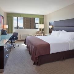 Отель Holiday Inn Vancouver Centre Канада, Ванкувер - отзывы, цены и фото номеров - забронировать отель Holiday Inn Vancouver Centre онлайн комната для гостей фото 5
