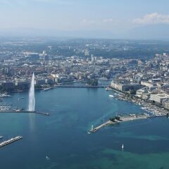Отель Crowne Plaza Geneva Швейцария, Женева - отзывы, цены и фото номеров - забронировать отель Crowne Plaza Geneva онлайн пляж фото 2