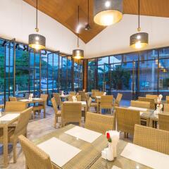 Отель Chermantra Aonang Resort and Pool Suite гостиничный бар