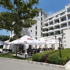 White Rock Castle Suite Hotel фото 2