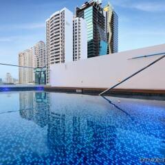 Отель Holiday Inn Express Panama бассейн