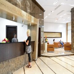 Отель Al Majaz Premiere Hotel Apartment ОАЭ, Шарджа - 1 отзыв об отеле, цены и фото номеров - забронировать отель Al Majaz Premiere Hotel Apartment онлайн интерьер отеля фото 3