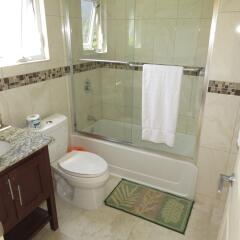 Отель Kingston Paradise Place Rooms ванная