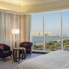 Отель Le Méridien Mina Seyahi Beach Resort & Marina ОАЭ, Дубай - 1 отзыв об отеле, цены и фото номеров - забронировать отель Le Méridien Mina Seyahi Beach Resort & Marina онлайн балкон