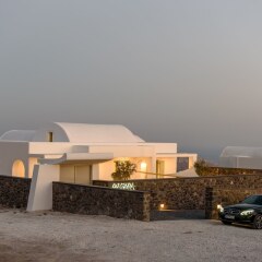 Отель Samsara - Santorini Luxury Retreat Греция, Остров Санторини - отзывы, цены и фото номеров - забронировать отель Samsara - Santorini Luxury Retreat онлайн парковка