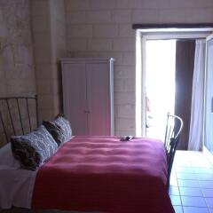 Отель B&B Santa Maria Del Buon Consiglio Бари комната для гостей