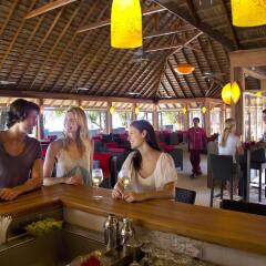 Отель Vilamendhoo Island Resort & Spa гостиничный бар