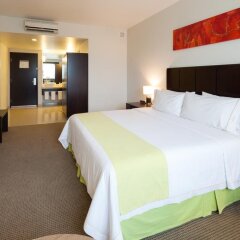 Отель Holiday Inn Express Guadalajara Iteso комната для гостей фото 2