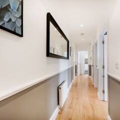 Отель Stay At Mine - Gloucester Mansions интерьер отеля