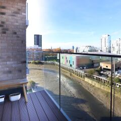 Апартаменты 1 Bedroom Apartment With Balcony in Greenwich балкон