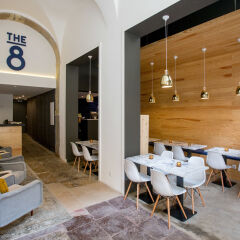 Отель The 8 Downtown Suites питание