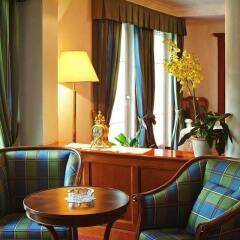 Hotel Alexander Меран гостиничный бар