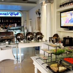 Отель Four Seasons Place Паттайя гостиничный бар