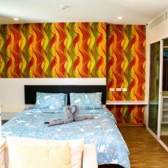Апартаменты Sixty Six Pattaya Beach Road Apartment Паттайя комната для гостей фото 2