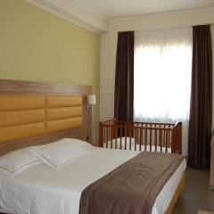 Отель GigaHotel Касино комната для гостей фото 3