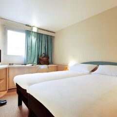 Отель ibis Paris 17 Clichy-Batignolles - formerly Berthier Франция, Париж - 10 отзывов об отеле, цены и фото номеров - забронировать отель ibis Paris 17 Clichy-Batignolles - formerly Berthier онлайн комната для гостей фото 5
