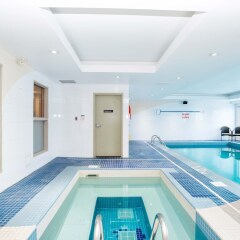 Отель Sandman Hotels & Suites Calgary West Канада, Калгари - отзывы, цены и фото номеров - забронировать отель Sandman Hotels & Suites Calgary West онлайн бассейн фото 2