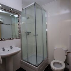 Отель The International Inn Backpackers Hostel Великобритания, Ливерпуль - 2 отзыва об отеле, цены и фото номеров - забронировать отель The International Inn Backpackers Hostel онлайн ванная