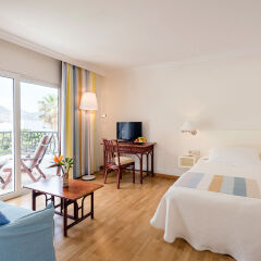 Отель OCÉANO Hotel Health Spa - Tenerife Испания, Ла Лагуна - отзывы, цены и фото номеров - забронировать отель OCÉANO Hotel Health Spa - Tenerife онлайн комната для гостей фото 2