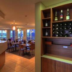 Отель Tropixx Motel & Restaurant гостиничный бар