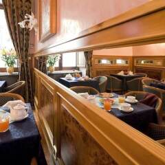 Hotel Joli гостиничный бар