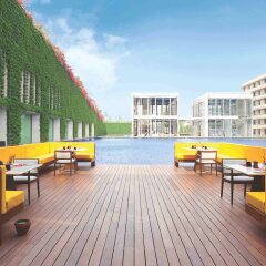 Отель The Oberoi Gurgaon бассейн