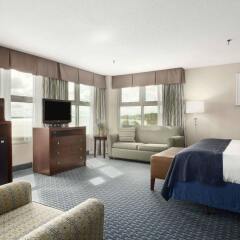 Отель Ramada Plaza by Wyndham Geneva Lakefront Resort удобства в номере фото 2
