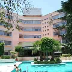 Отель Best Western Plus Puebla бассейн