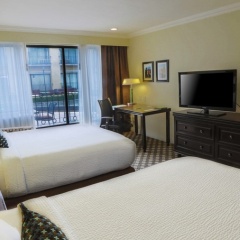 Отель Courtyard by Marriott Toluca Airport комната для гостей фото 5