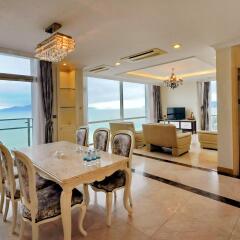 Отель Balcony Seaview Nha Trang Centre в номере