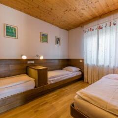 Отель Guesthouse And Restaurant Kunstelj Радовлица фото 3