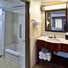 Hampton Inn & Suites Richmond/Virginia Center in Glen Allen, United States of America from 189$, photos, reviews - zenhotels.com bathroom