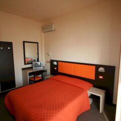 Hotel Belvedere Spiaggia Римини сейф в номере