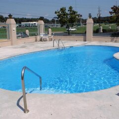 Отель America`s Best Inn Vicksburg бассейн