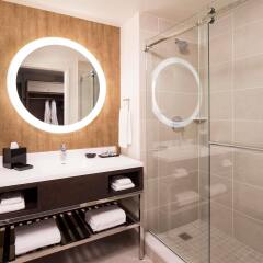 Hyatt Regency Bloomington - Minneapolis in Bloomington, United States of America from 163$, photos, reviews - zenhotels.com bathroom