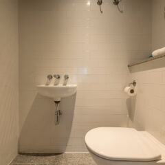 Апартаменты Spacious 2 Bedroom Apartment in Manchester City Centre ванная