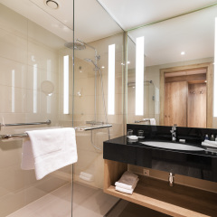 Отель Radisson Blu Hotel & Residences, Zakopane Польша, Закопане - 1 отзыв об отеле, цены и фото номеров - забронировать отель Radisson Blu Hotel & Residences, Zakopane онлайн ванная фото 2