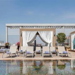 Radisson Blu Hotel, Dubai Media City бассейн фото 2