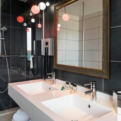 Отель Mercure Lyon Part Dieu Франция, Лион - 2 отзыва об отеле, цены и фото номеров - забронировать отель Mercure Lyon Part Dieu онлайн ванная