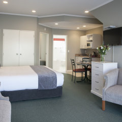 Cornwall Motor Lodge in Palmerston North, New Zealand from 126$, photos, reviews - zenhotels.com guestroom