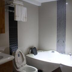 Отель The Privi Suites ванная