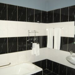 Mackinnon Suites in Kampala, Uganda from 84$, photos, reviews - zenhotels.com bathroom