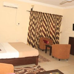 Отель Liz Ani Hotel Annex Нигерия, Калабар - отзывы, цены и фото номеров - забронировать отель Liz Ani Hotel Annex онлайн комната для гостей фото 5