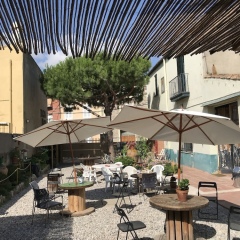 Отель Mucha Masia Hostel Rural-Urbà Испания, Эль-Прат-де-Льобрегат - отзывы, цены и фото номеров - забронировать отель Mucha Masia Hostel Rural-Urbà онлайн бассейн фото 2